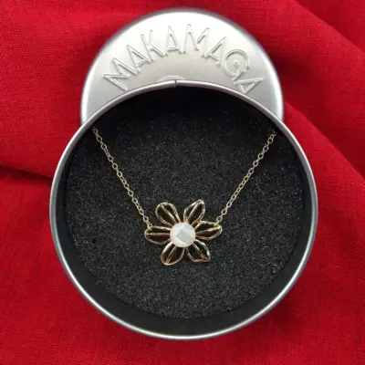 Collana Fiore Madreperla Makamaga Codice Gcl23001 03