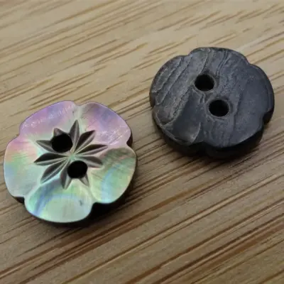 Bottone Madreperla Fiore 2fori Set372 01 - MakaMaga
