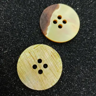 Bottone Madreperla Giallo Rigato Set515 01 - MakaMaga