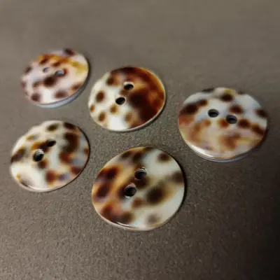 Bottone Madreperla Maculato Marrone Set540 02 - MakaMaga