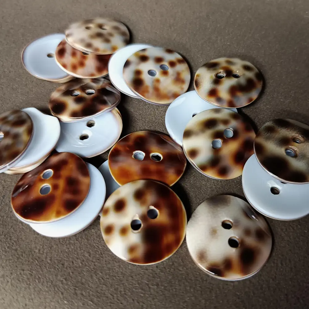 Bottone Madreperla Maculato Marrone Set540 03 - MakaMaga