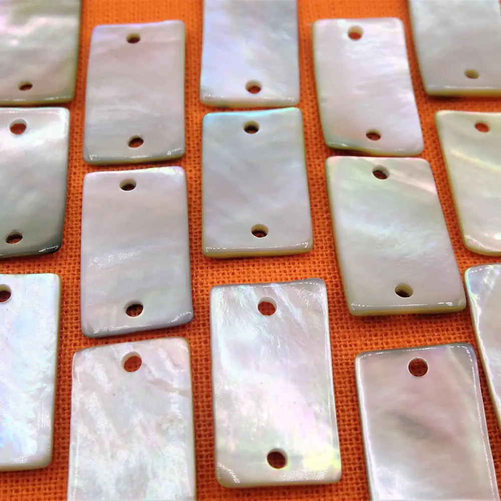 Bottoni Madreperla Agoya Rettangolo Fori Esterni Set393 02 - MakaMaga