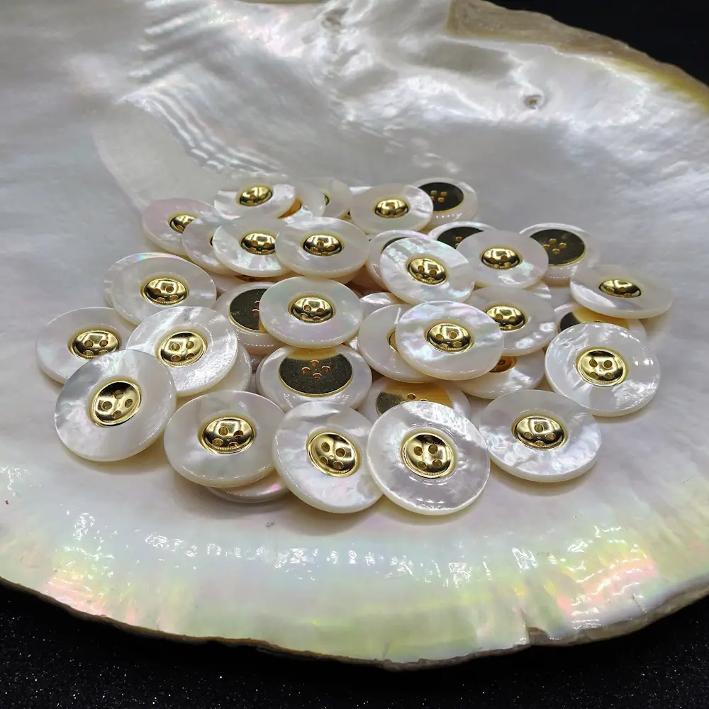 Bottone Madreperla Inserto Metallo Dorato Set419 04 - MakaMaga