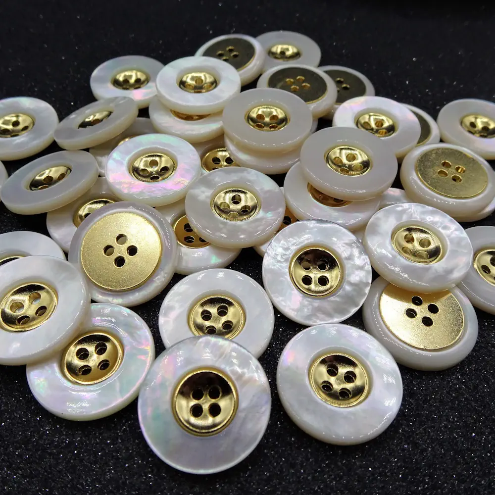 Bottone Madreperla Inserto Metallo Dorato Set419 05 - MakaMaga