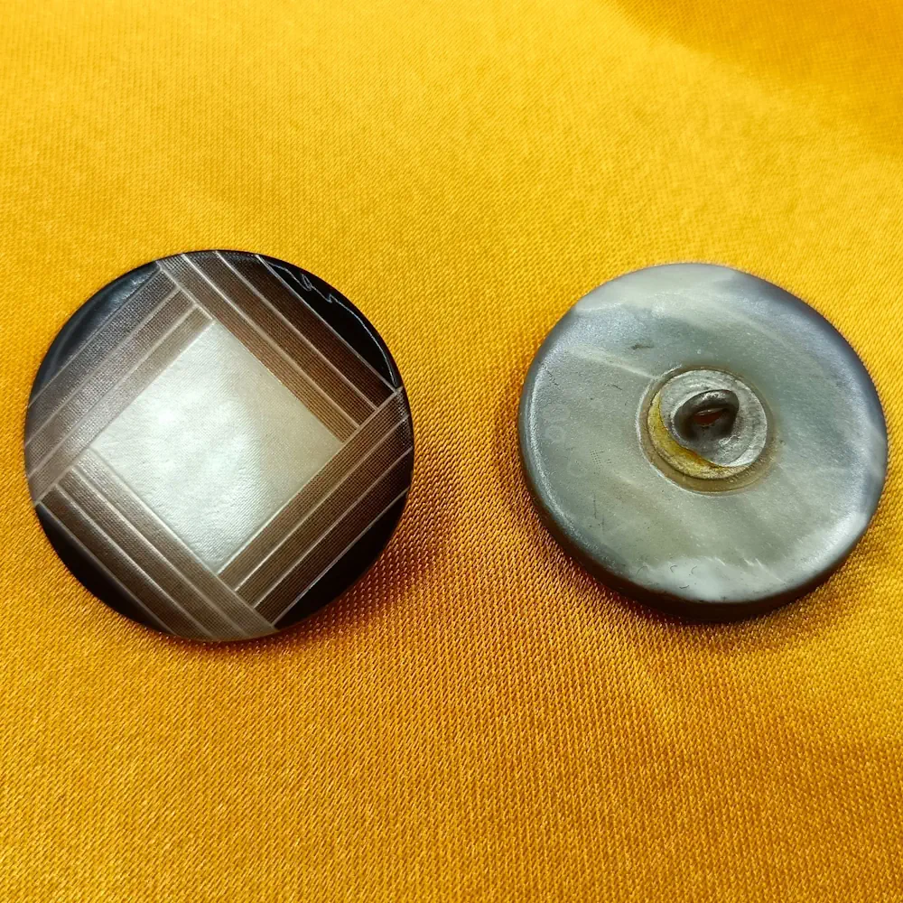 Bottone Vernice Geometrica Marrone Set492 02 - MakaMaga