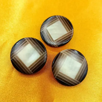 Bottone Vernice Geometrica Marrone Set492 03 - MakaMaga