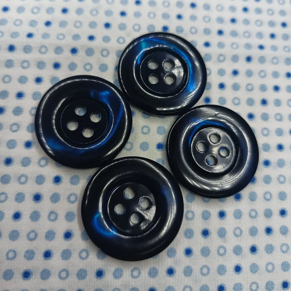 Bottone Madreperla Blu Bordo Spesso Set500 01 - MakaMaga