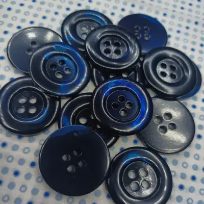 Bottone Madreperla Blu Bordo Spesso Set500 02 - MakaMaga