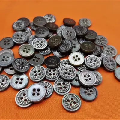 Bottone Madreperla Lavorazione Raggio Set431 04 - MakaMaga