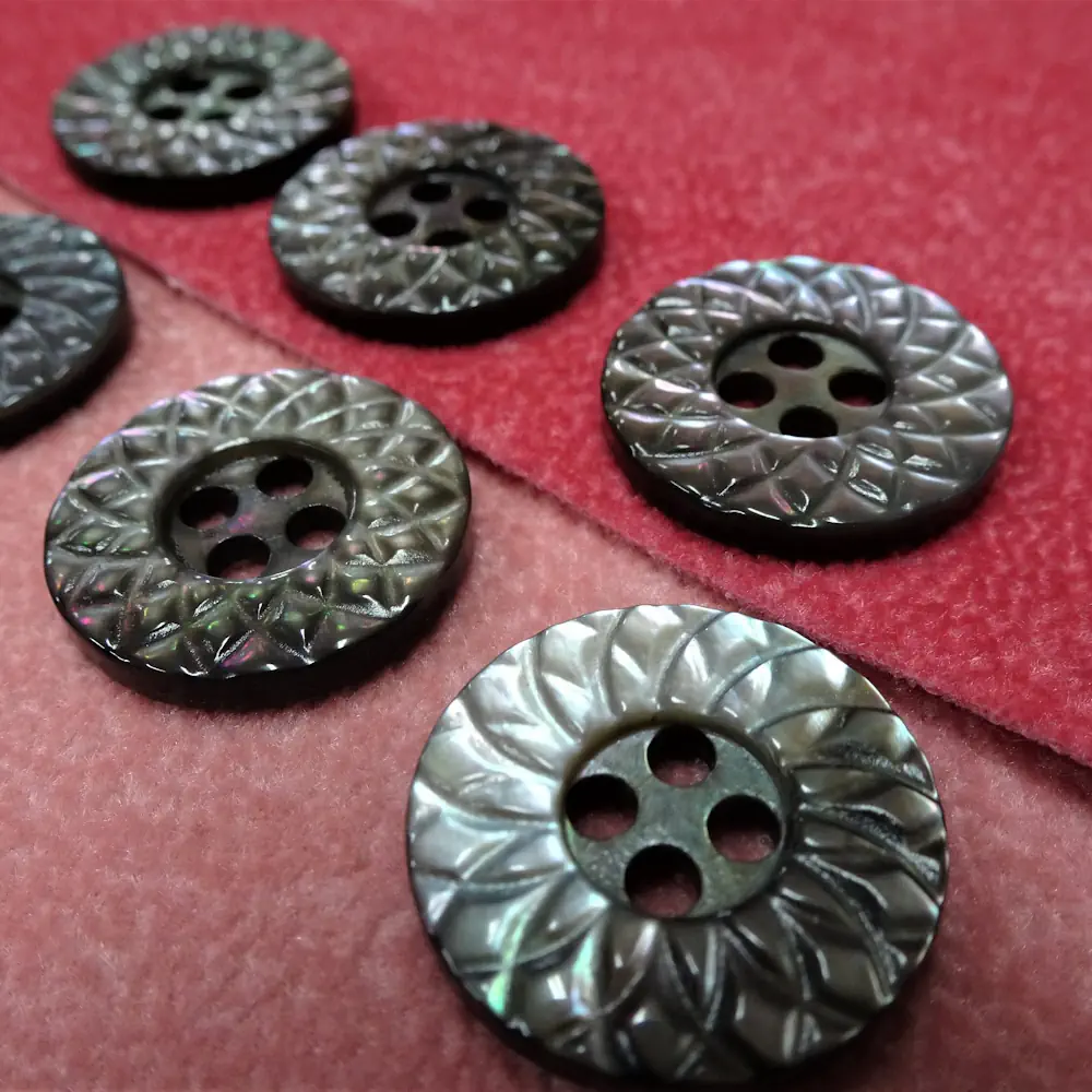 Bottoni Madreperla 4fori Scaglie Set328 04 - MakaMaga