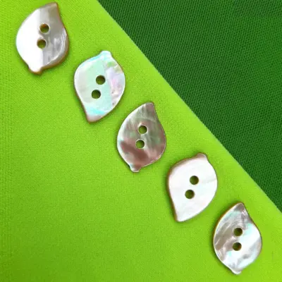Bottoni Madreperla Forma Foglia Set476 02 - MakaMaga