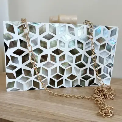 Borsa Madreperla Grigia Resina Tracolla Bor002 02 - MakaMaga
